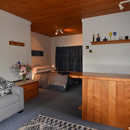 Bed and Breakfast Olivista Мастертон Екстер'єр фото